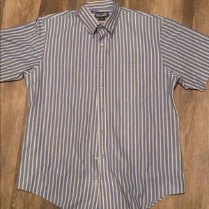 Short sleeve button down
